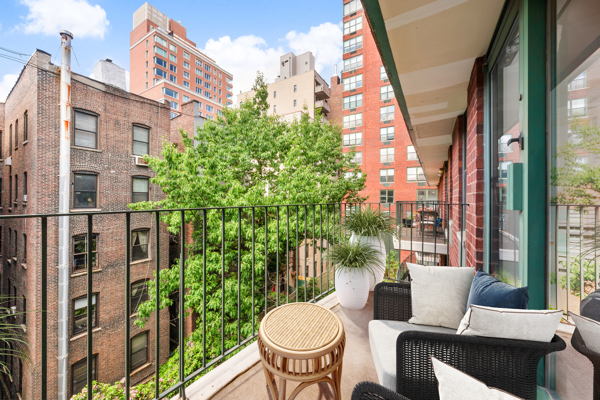 2250 BROADWAY 5L