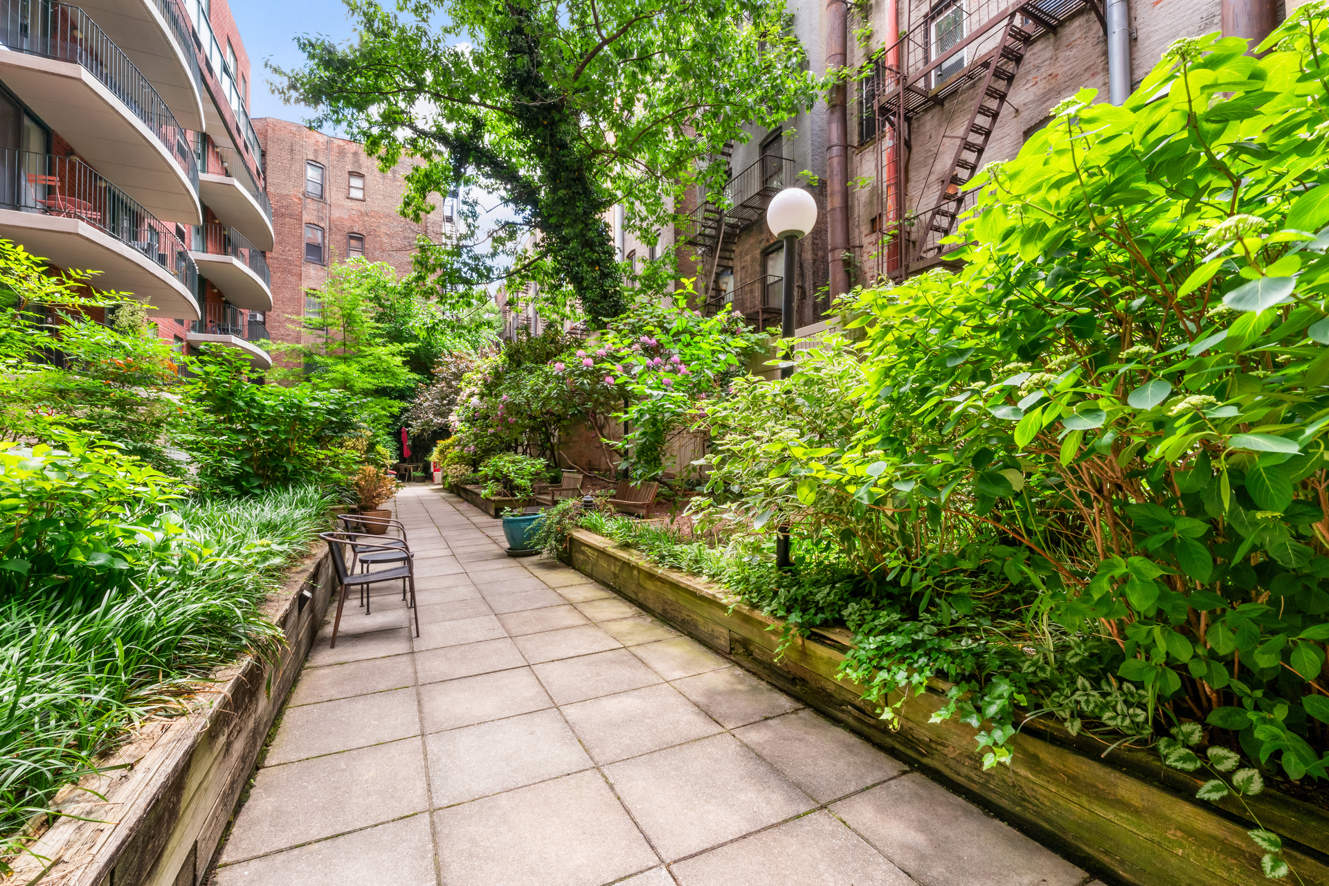 2250 BROADWAY 5L