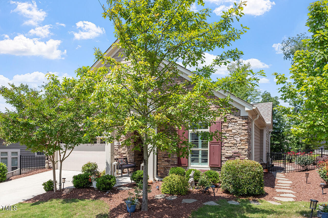 1414 Abbotsford Way