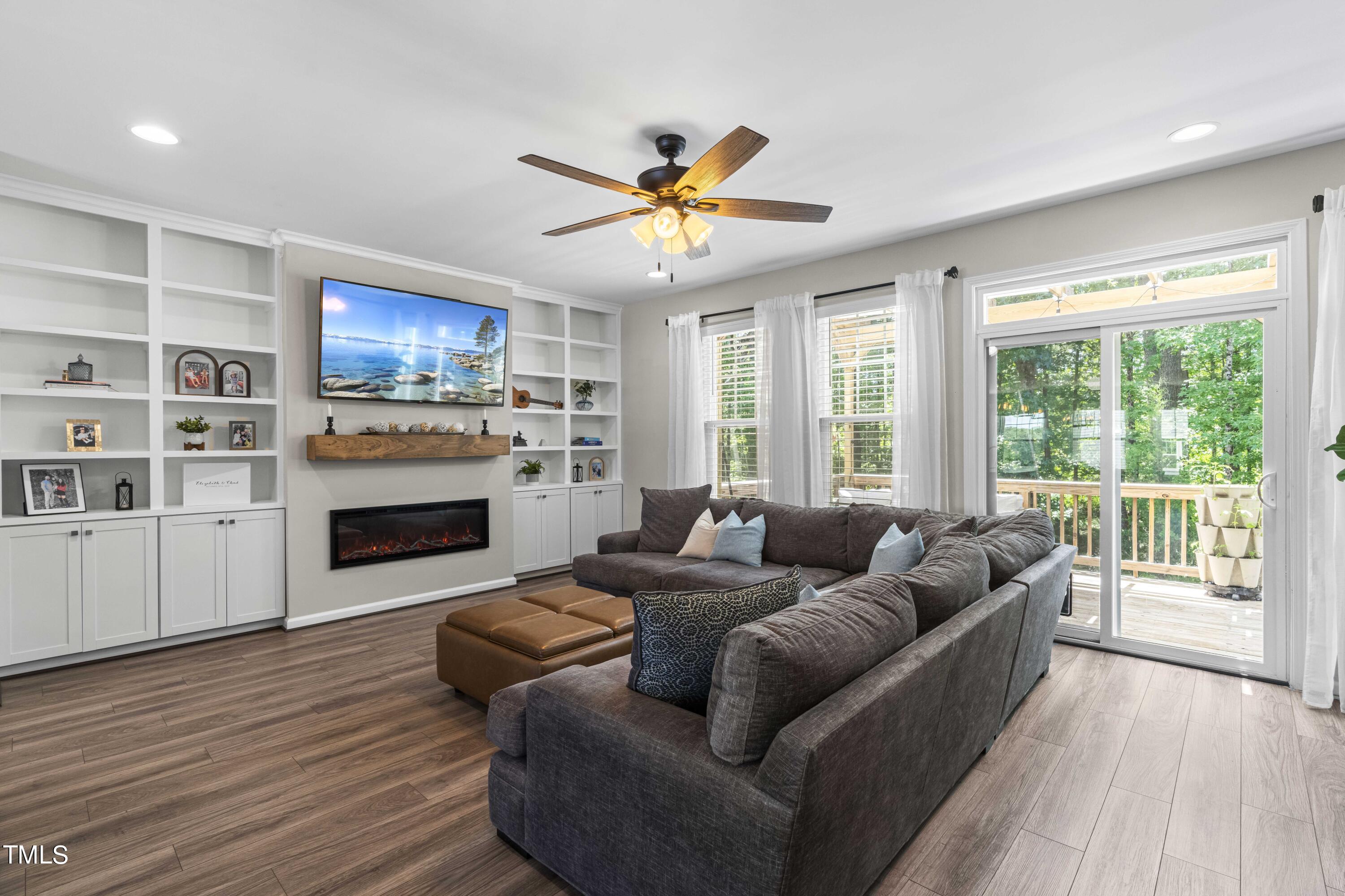 1041 Lathrop Lane