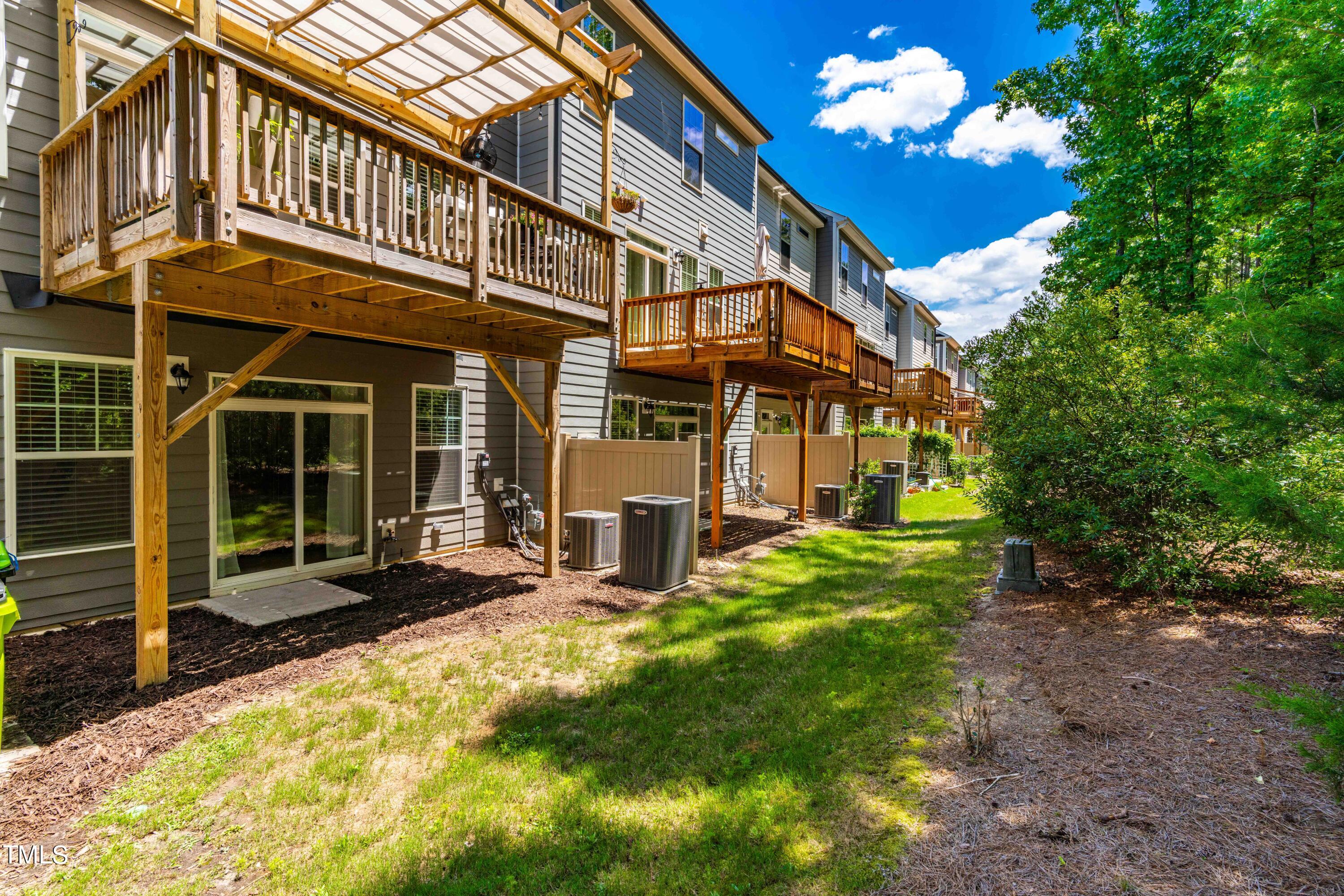 1041 Lathrop Lane