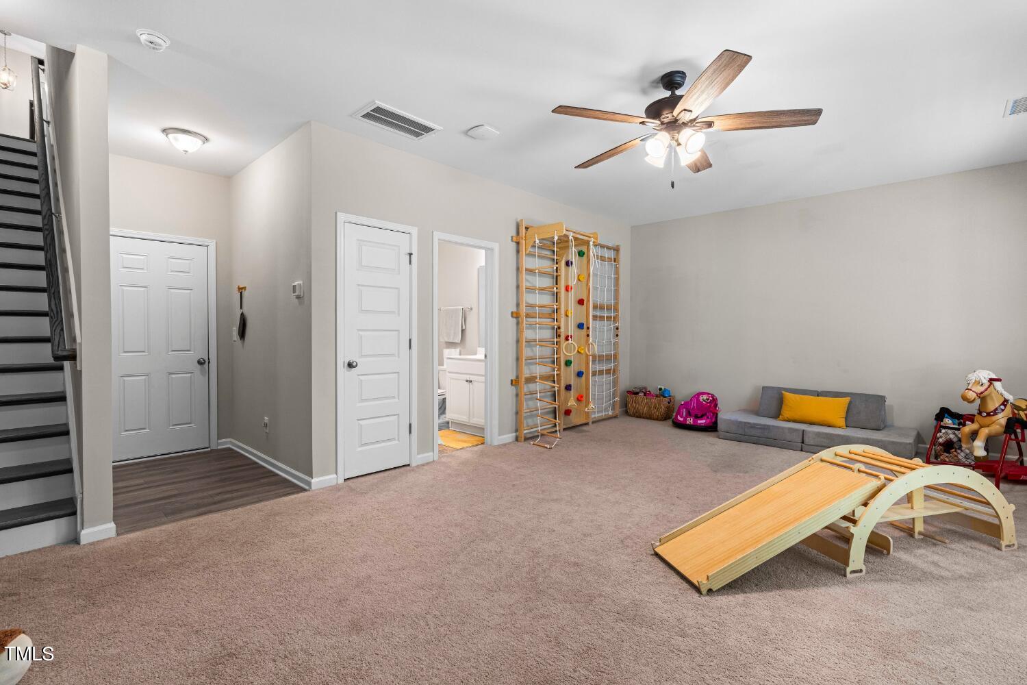 1041 Lathrop Lane