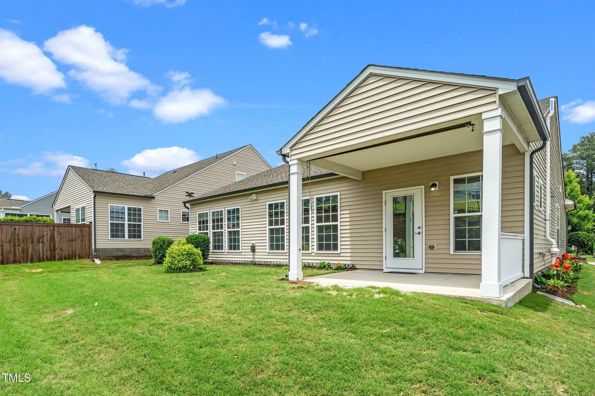 826 Downfield Lane