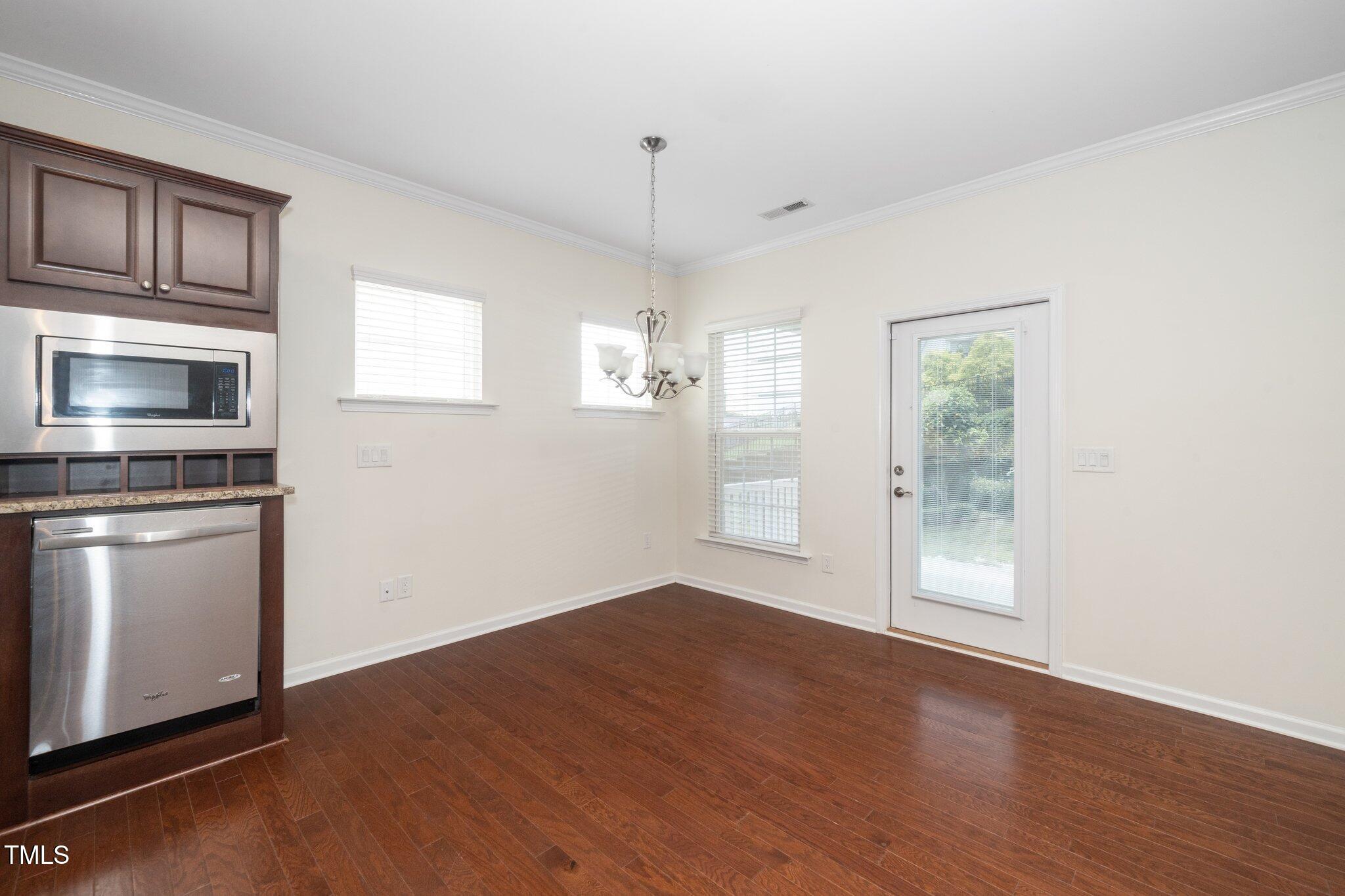 826 Downfield Lane