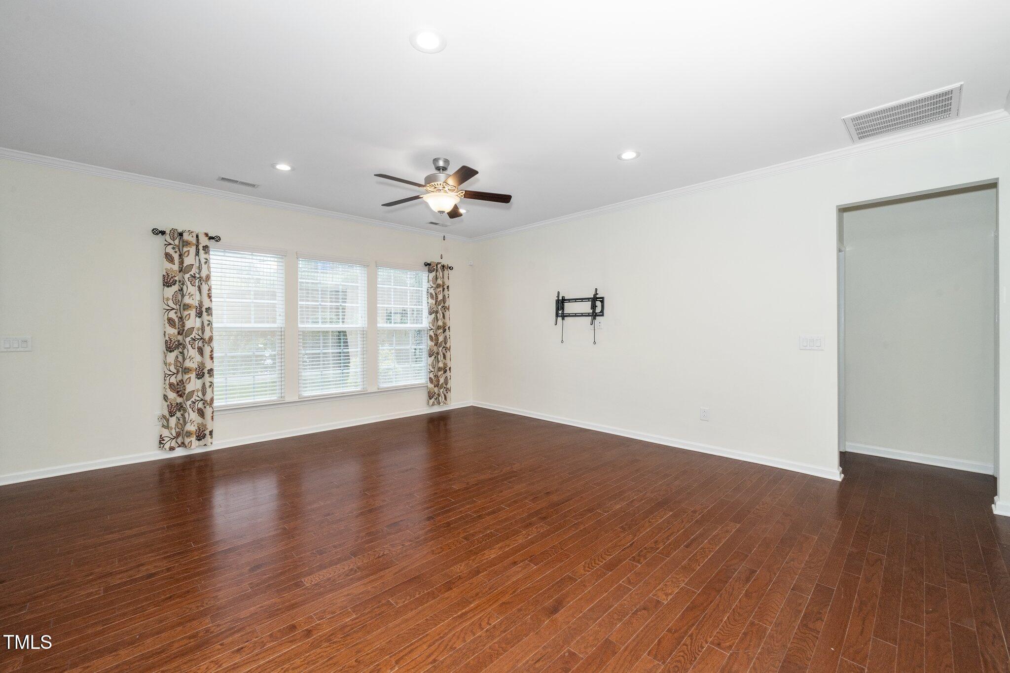 826 Downfield Lane