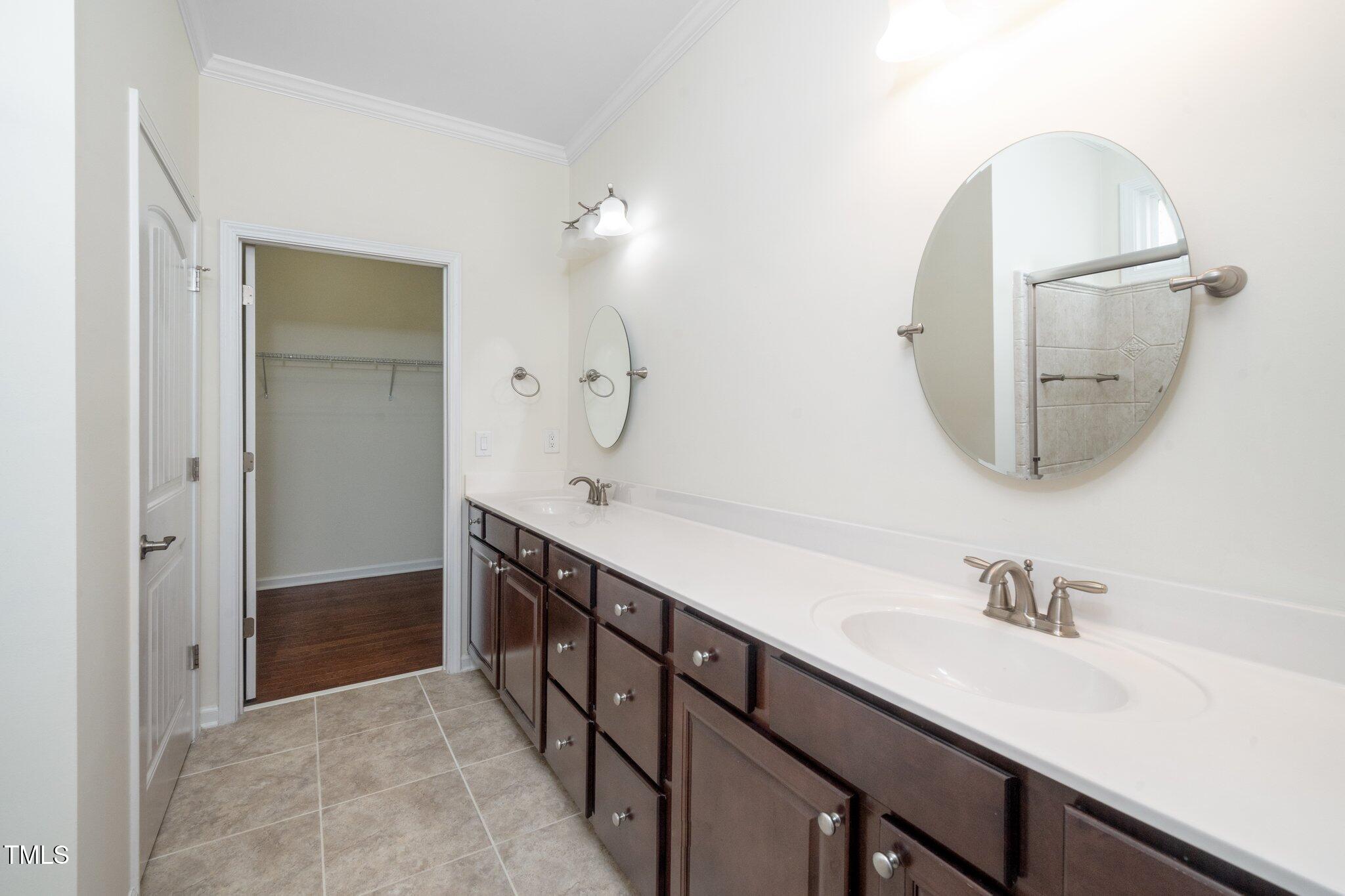826 Downfield Lane