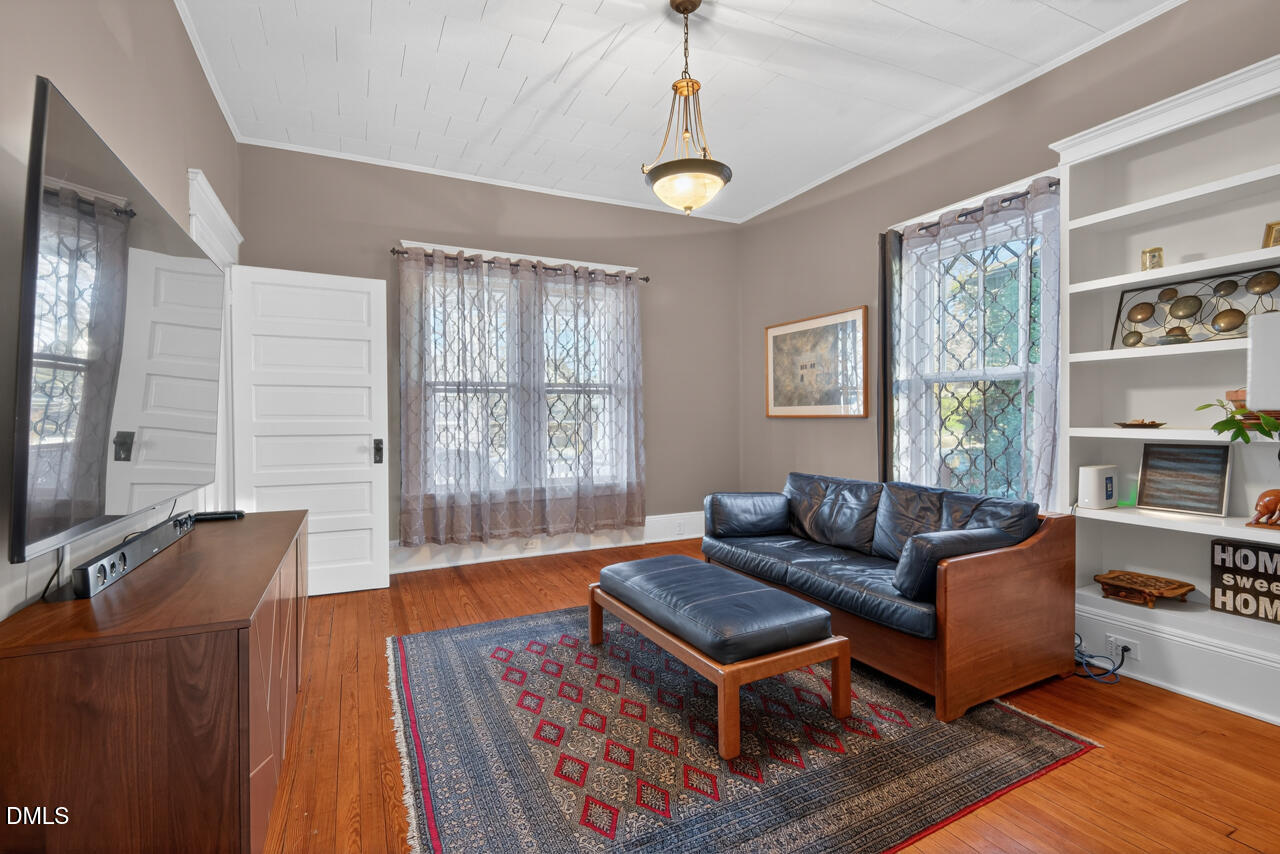119 W Lynch Street