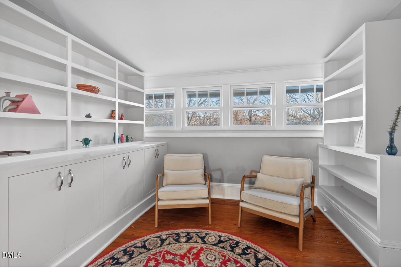 119 W Lynch Street