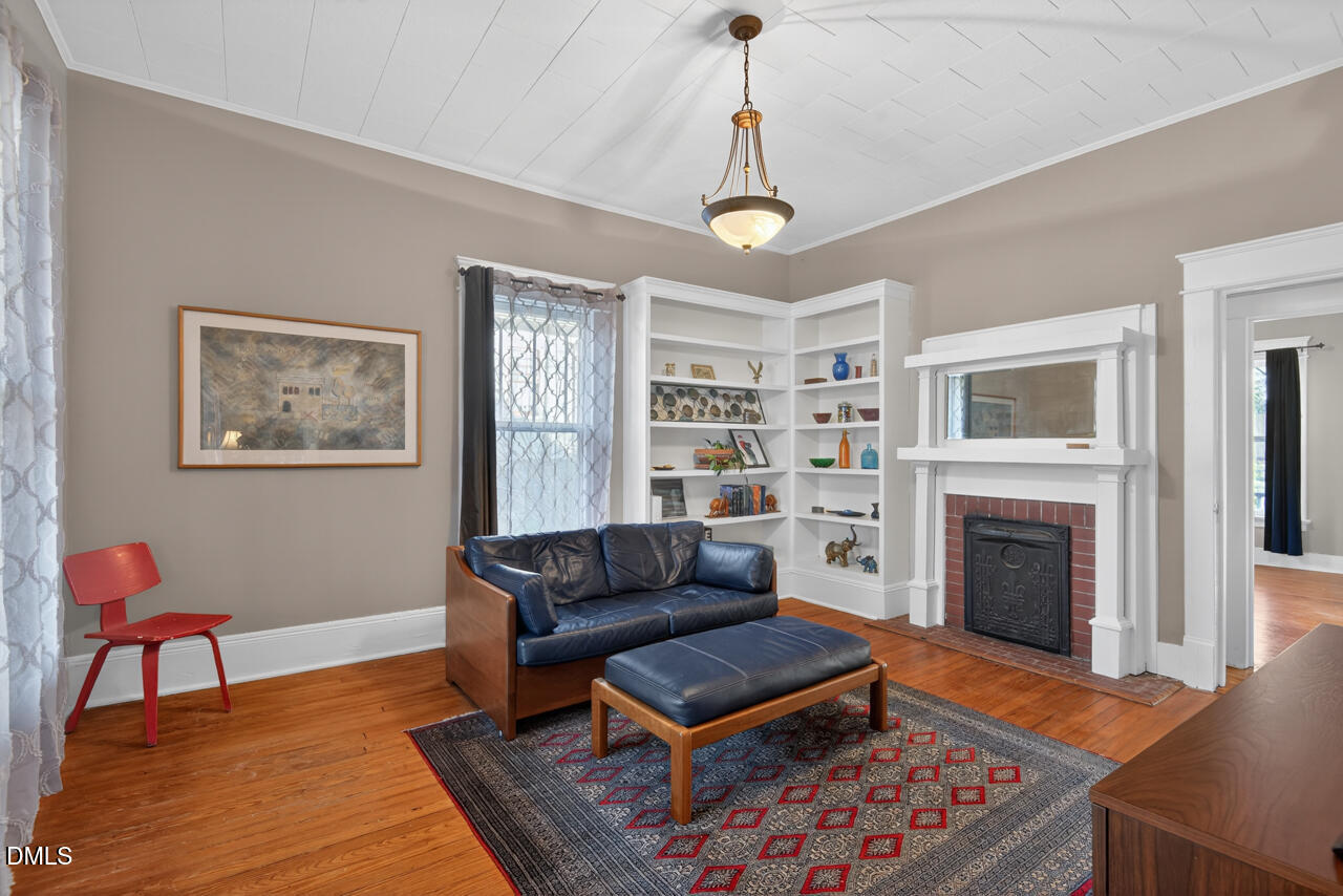 119 W Lynch Street