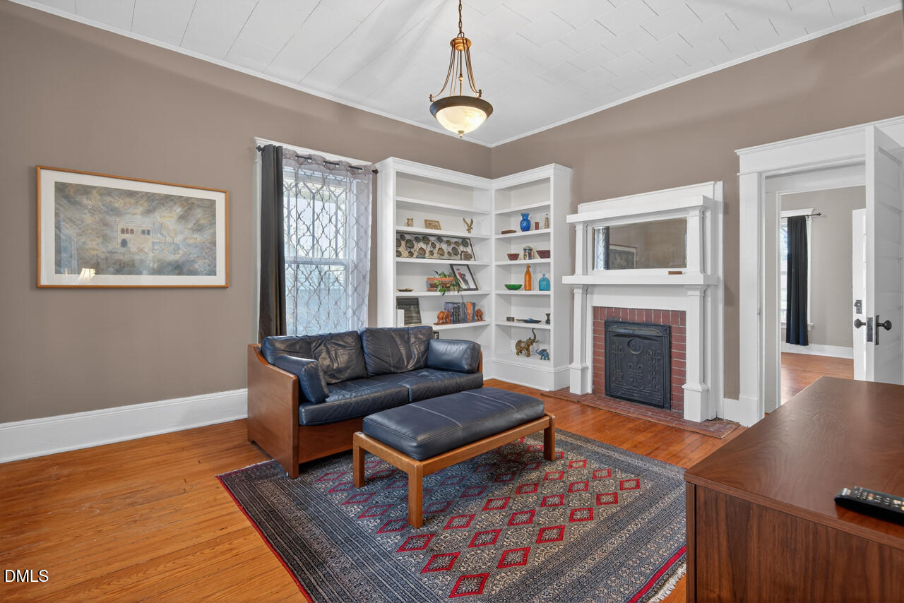119 W Lynch Street