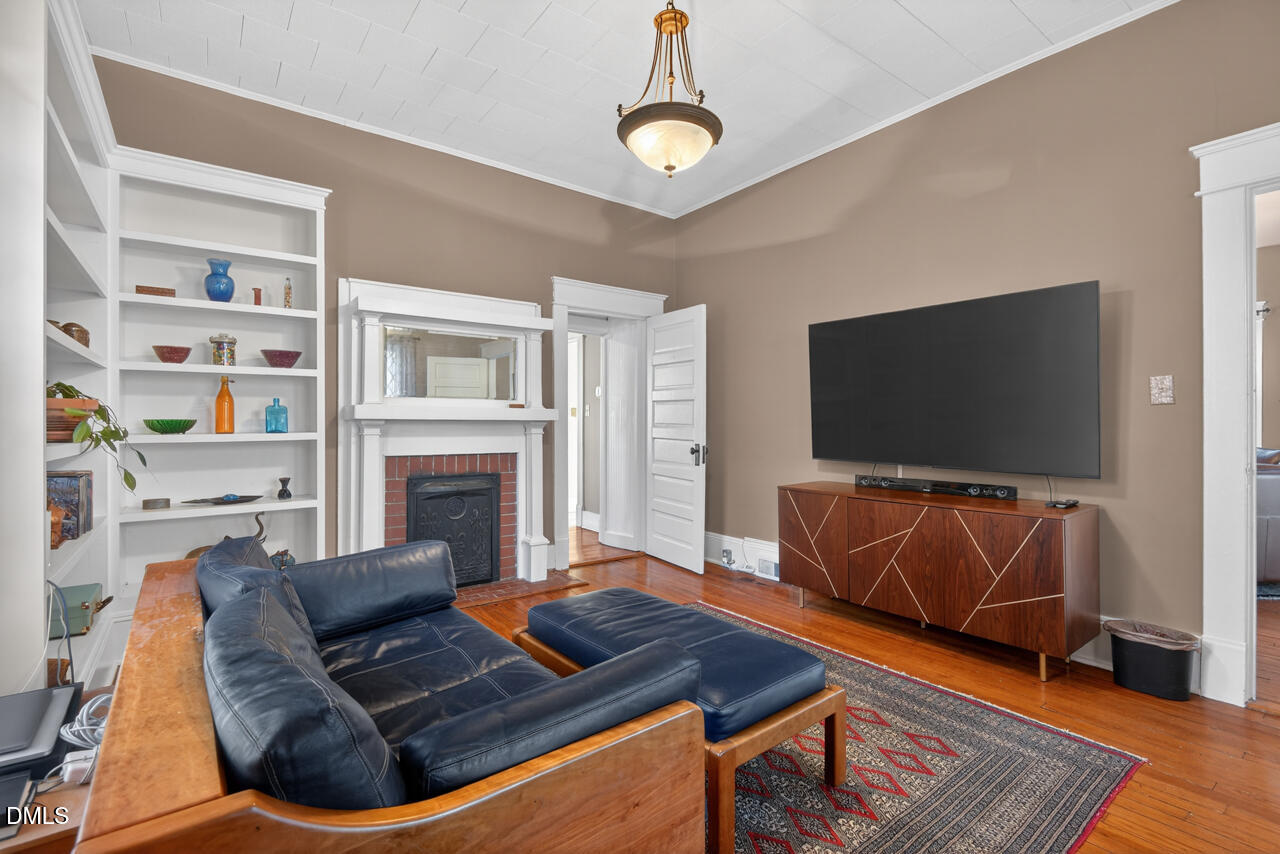 119 W Lynch Street