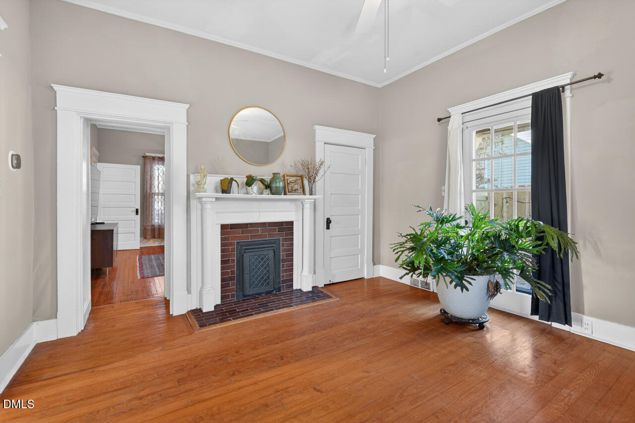 119 W Lynch Street