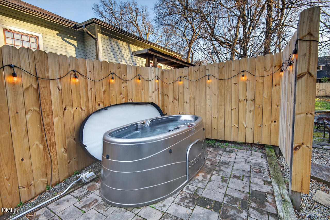 119 W Lynch Street