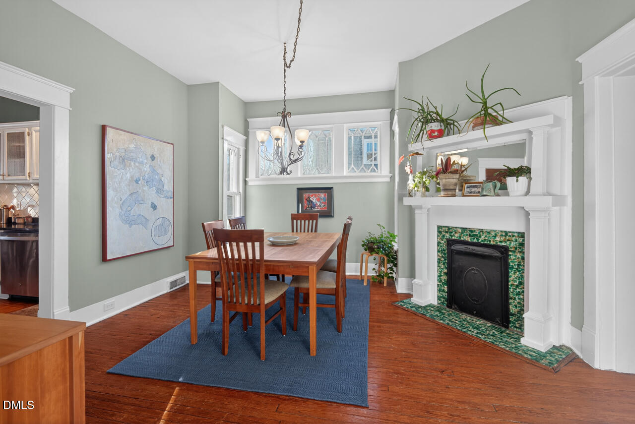 119 W Lynch Street