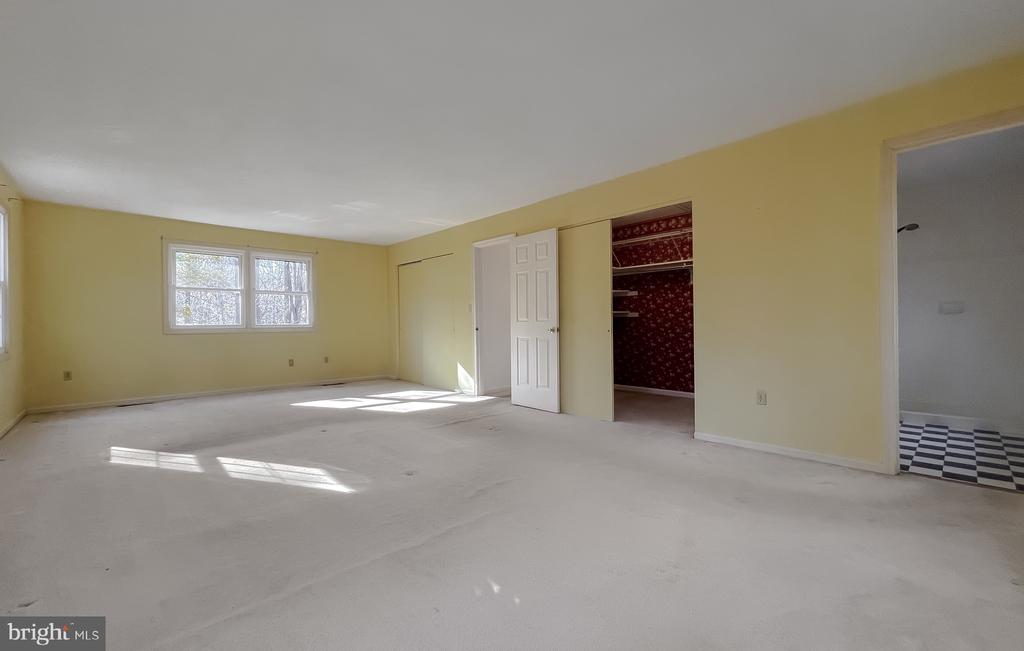 1270 HOLLYBERRY COURT
