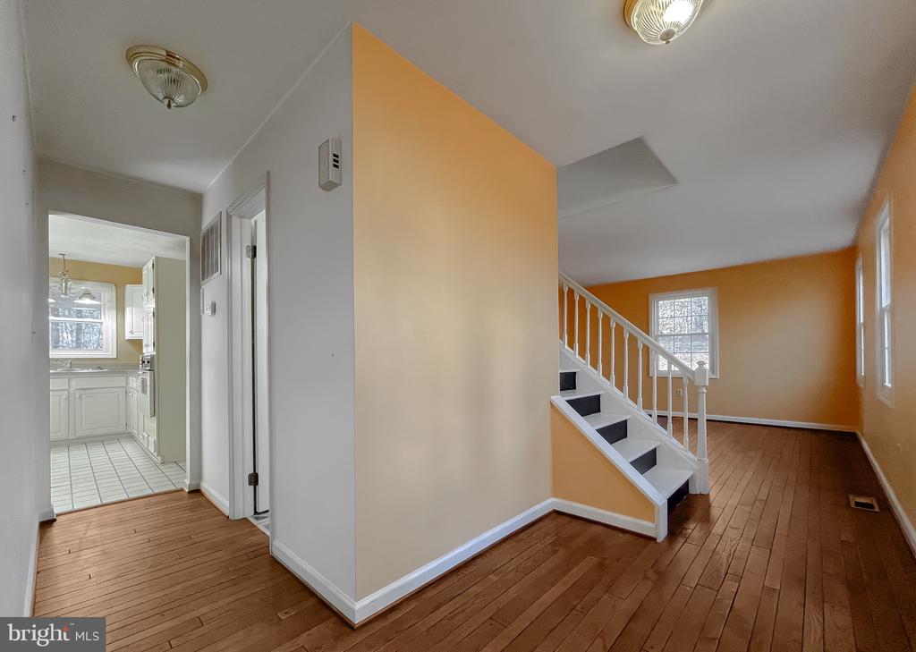 1270 HOLLYBERRY COURT