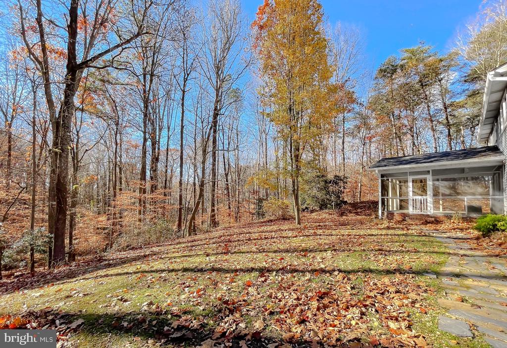 1270 HOLLYBERRY COURT