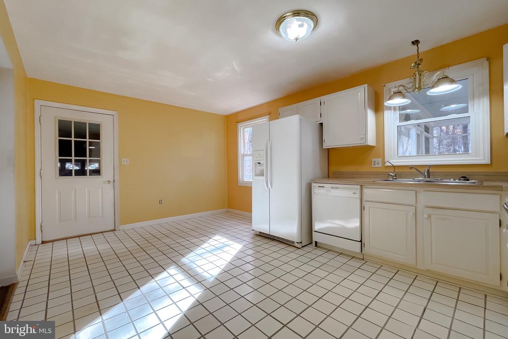 1270 HOLLYBERRY COURT