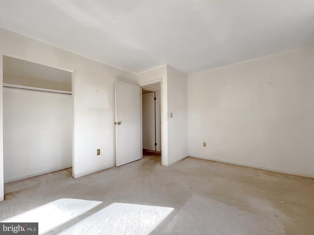 1270 HOLLYBERRY COURT