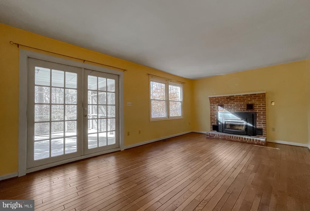 1270 HOLLYBERRY COURT