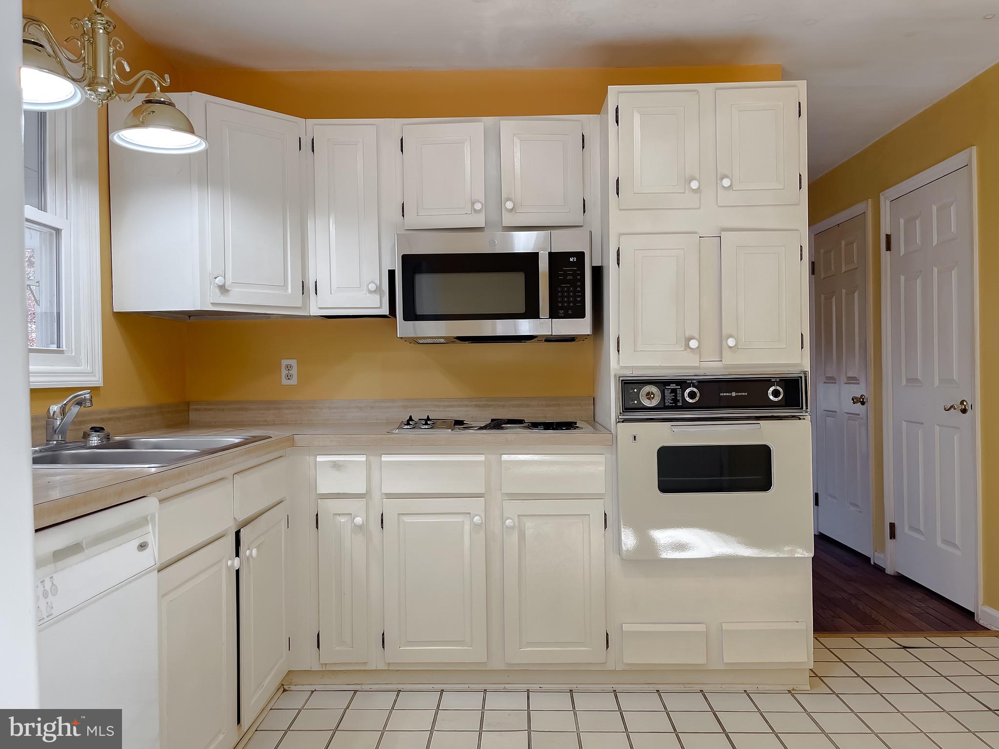 1270 HOLLYBERRY COURT
