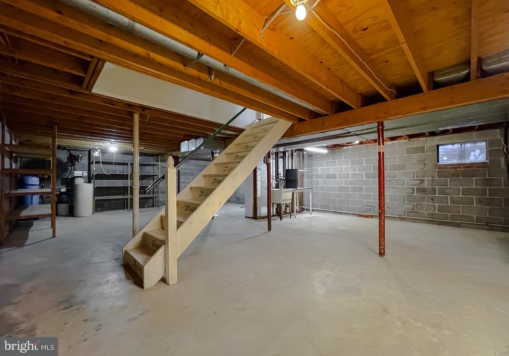 1270 HOLLYBERRY COURT