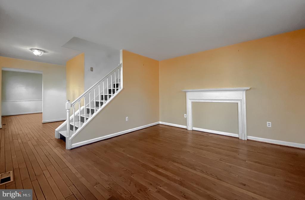 1270 HOLLYBERRY COURT