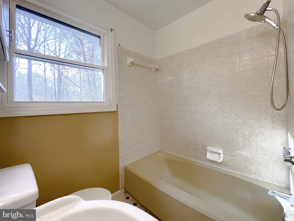 1270 HOLLYBERRY COURT
