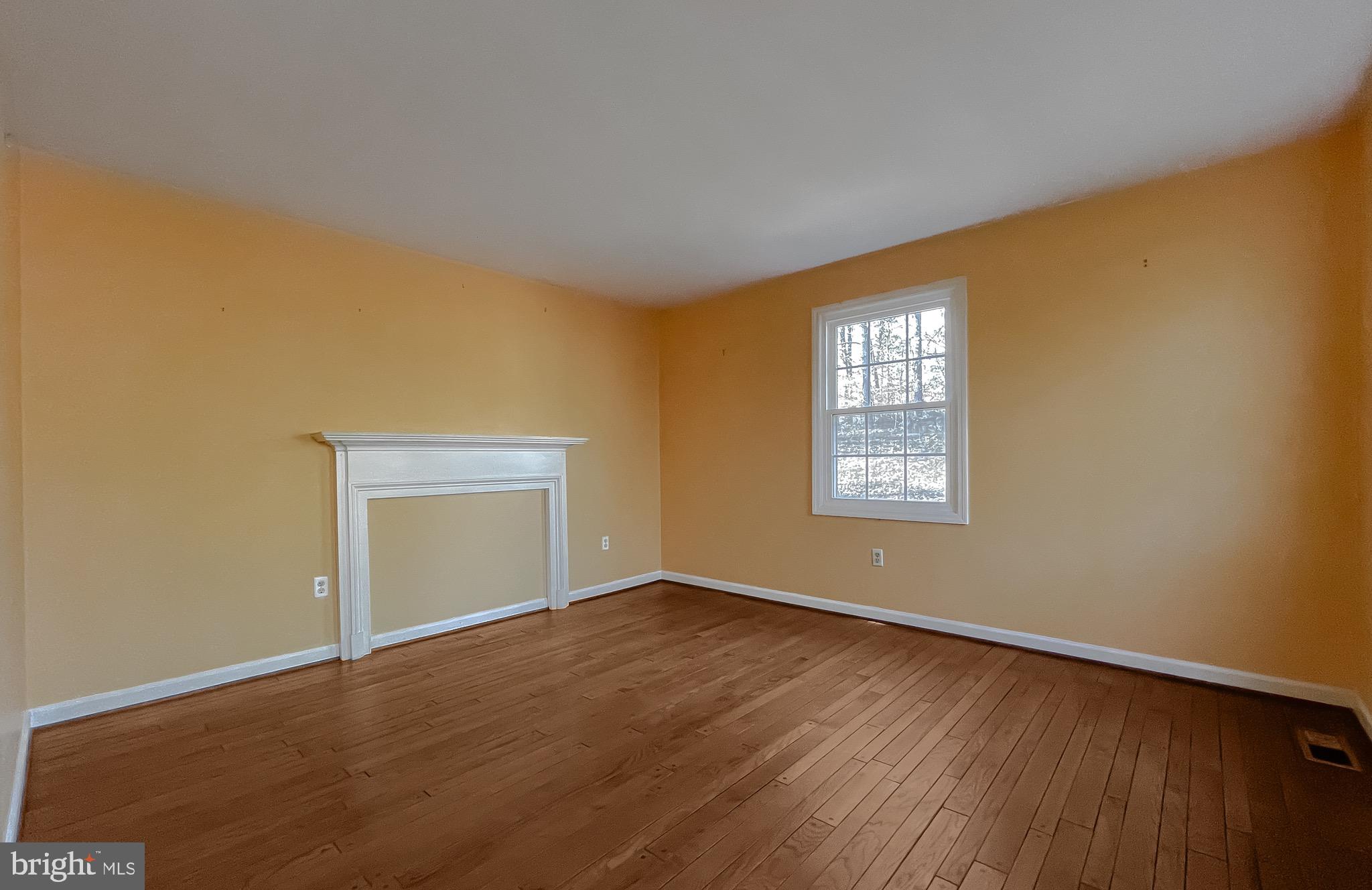 1270 HOLLYBERRY COURT
