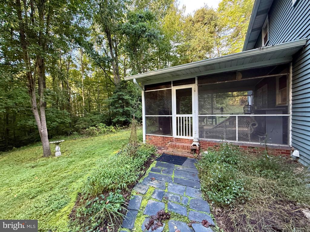 1270 HOLLYBERRY COURT