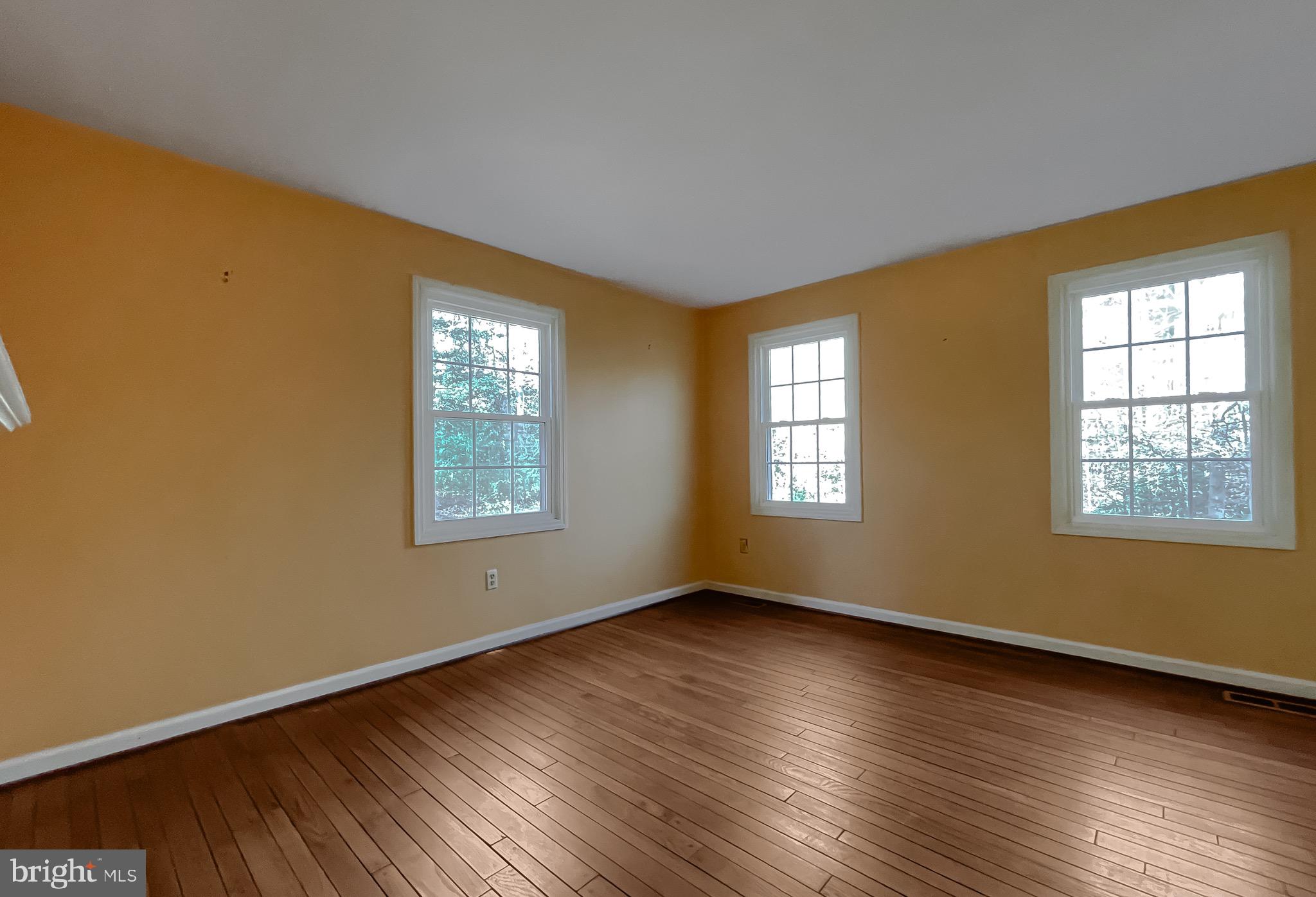 1270 HOLLYBERRY COURT