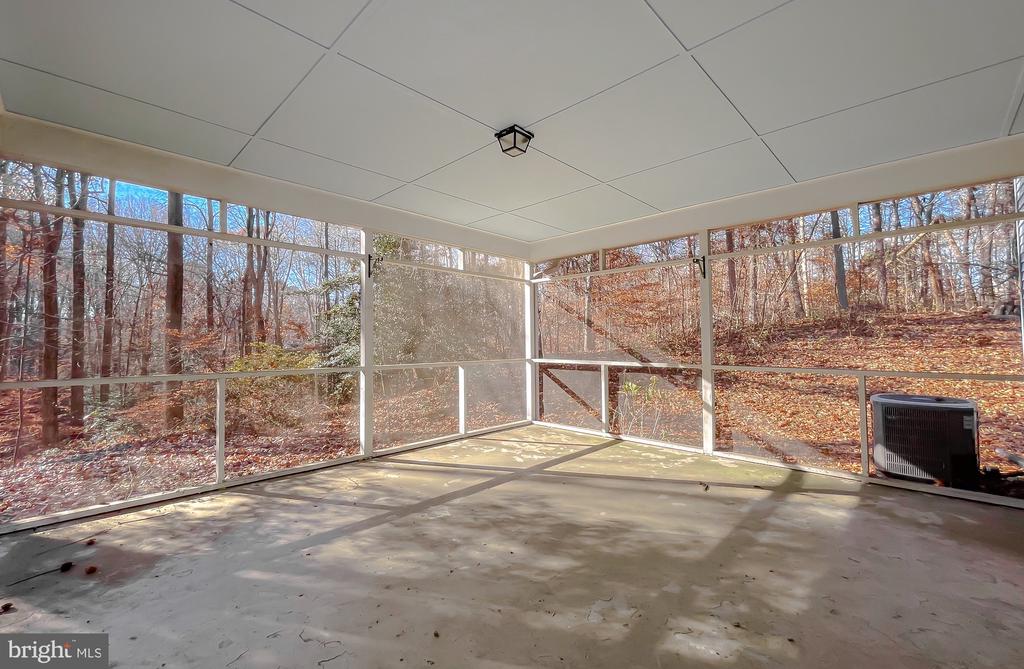 1270 HOLLYBERRY COURT