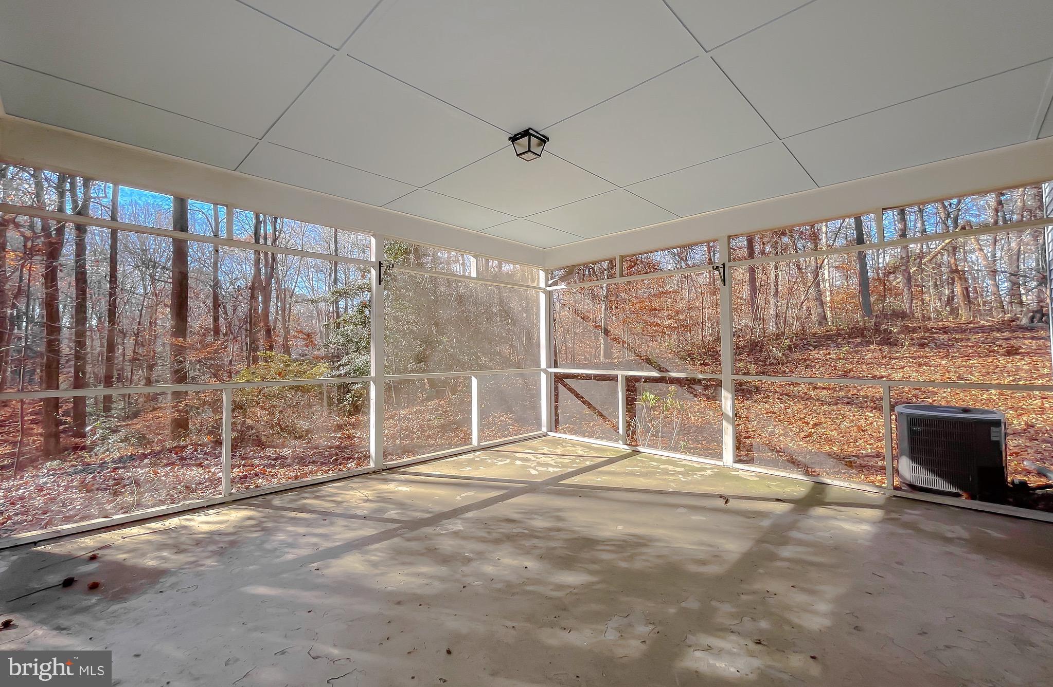 1270 HOLLYBERRY COURT