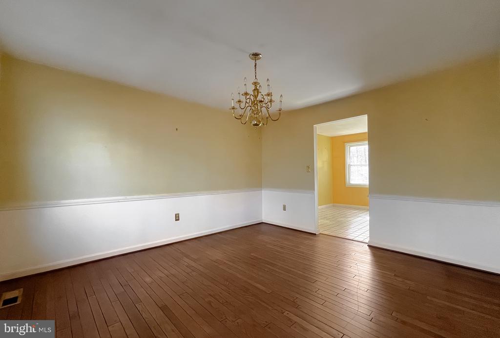 1270 HOLLYBERRY COURT