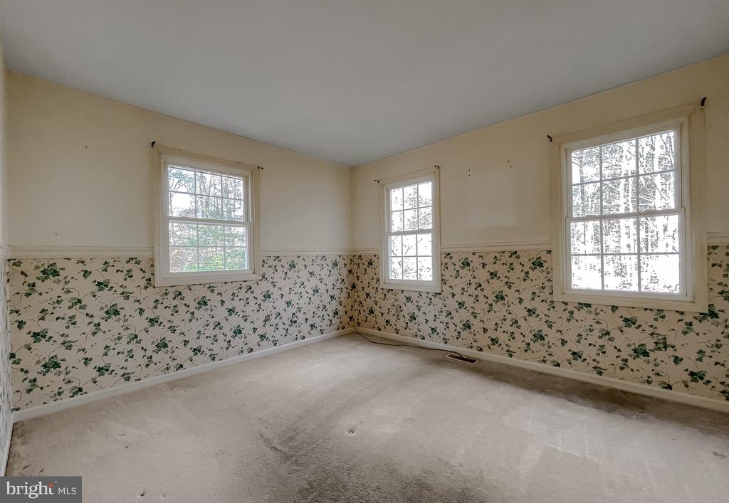 1270 HOLLYBERRY COURT