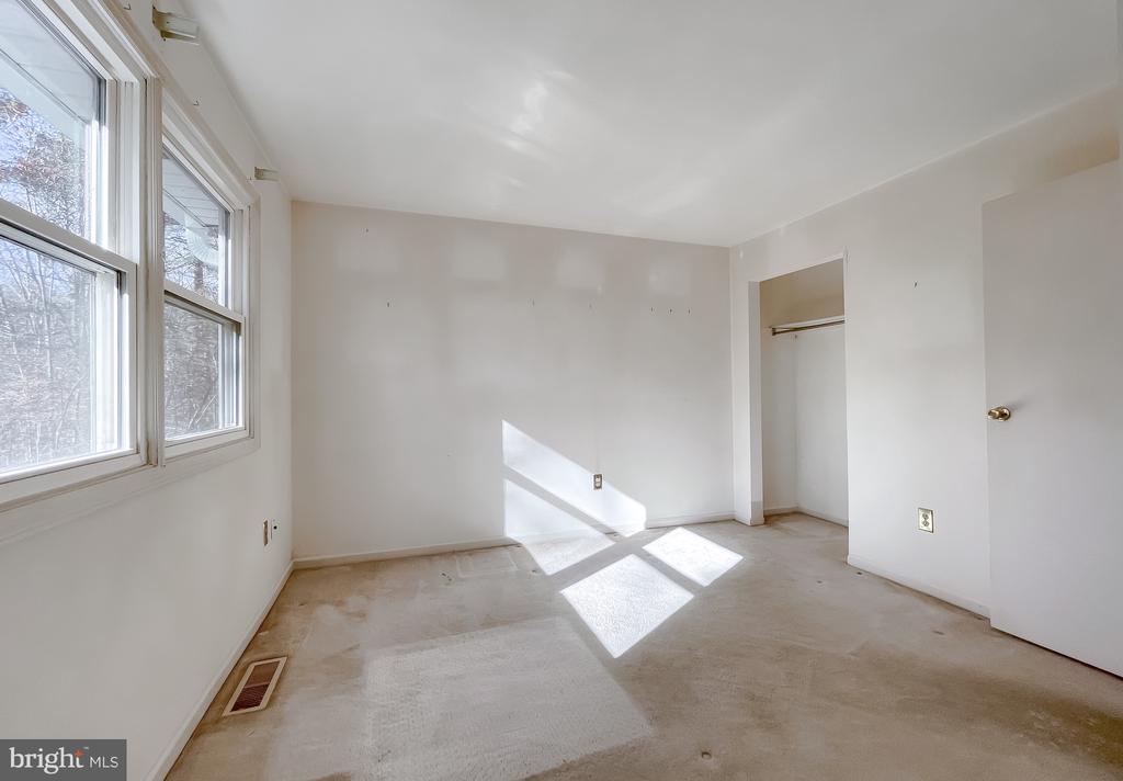 1270 HOLLYBERRY COURT