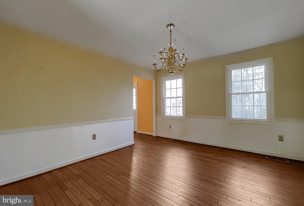 1270 HOLLYBERRY COURT
