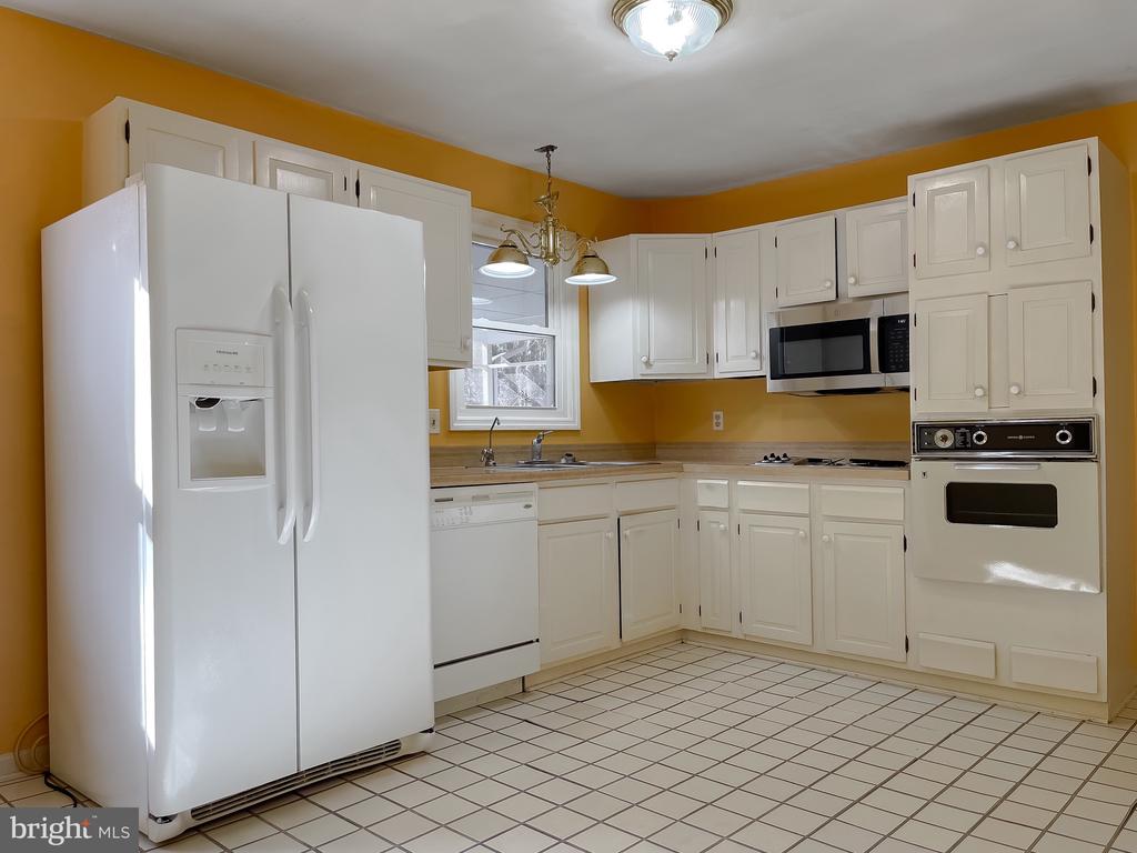 1270 HOLLYBERRY COURT