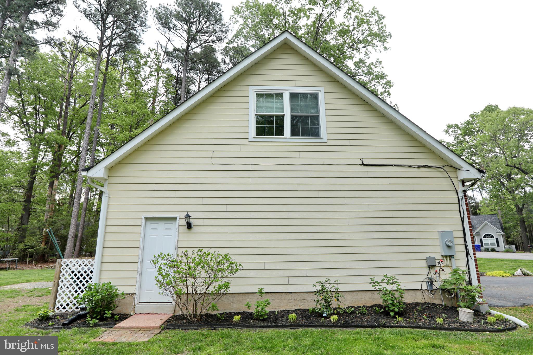11520 HONEYSUCKLE COURT