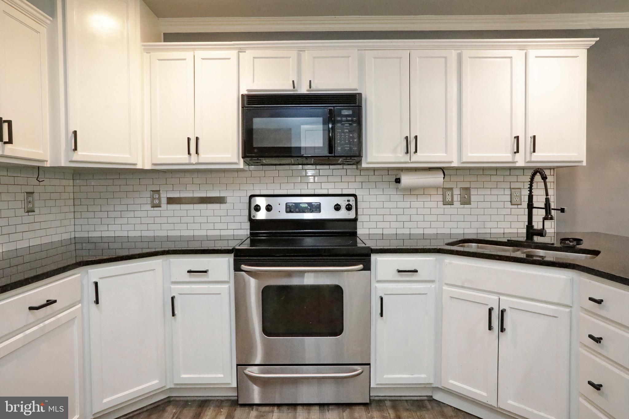 11520 HONEYSUCKLE COURT