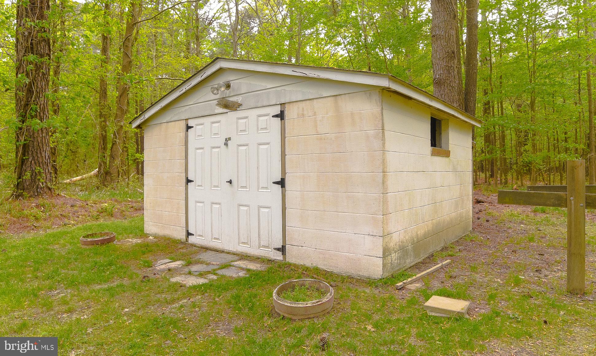 15165 LAKE DRIVE