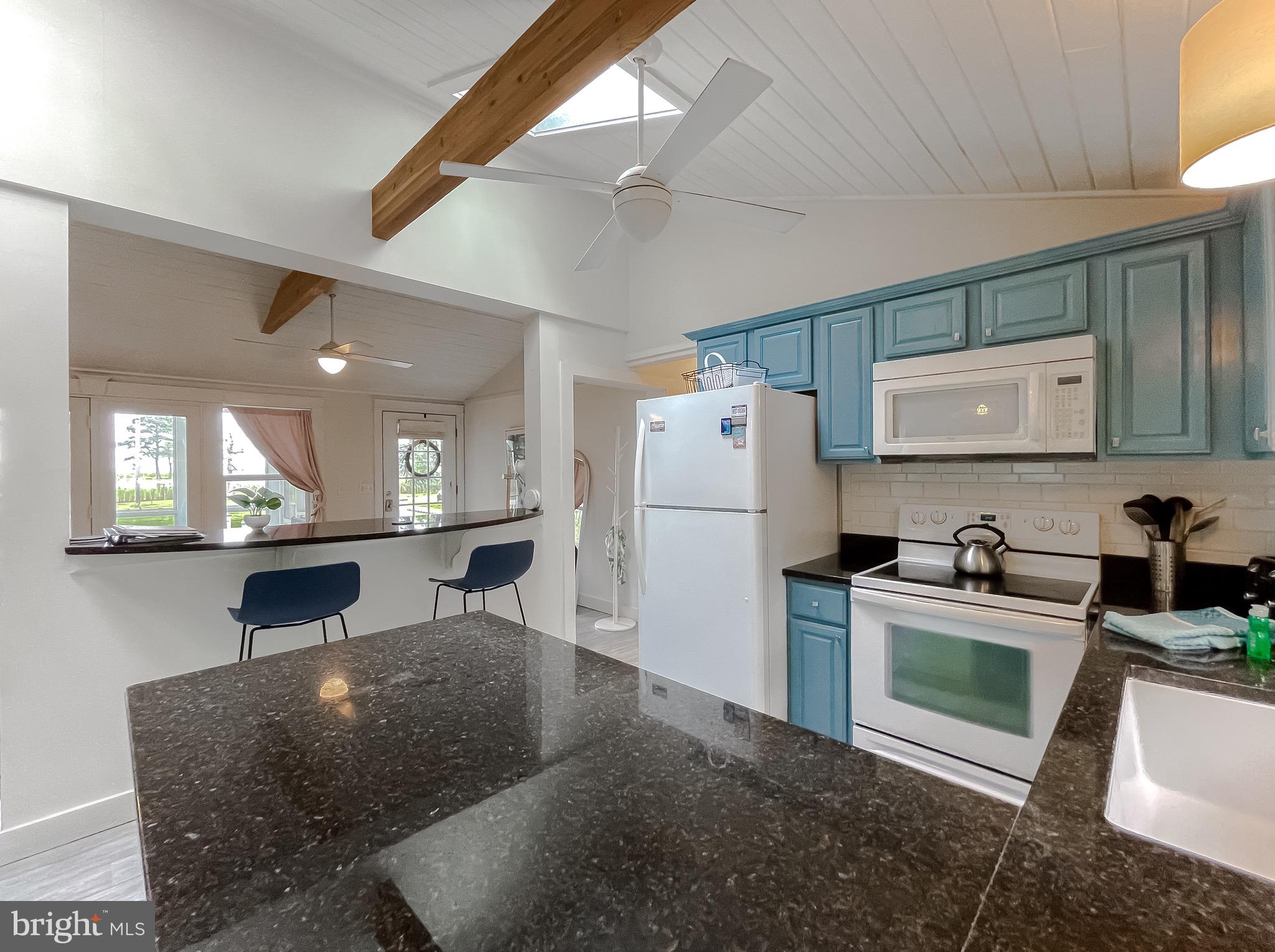 15165 LAKE DRIVE