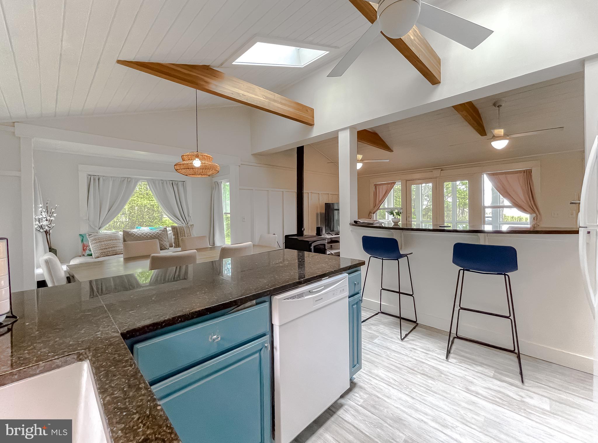 15165 LAKE DRIVE