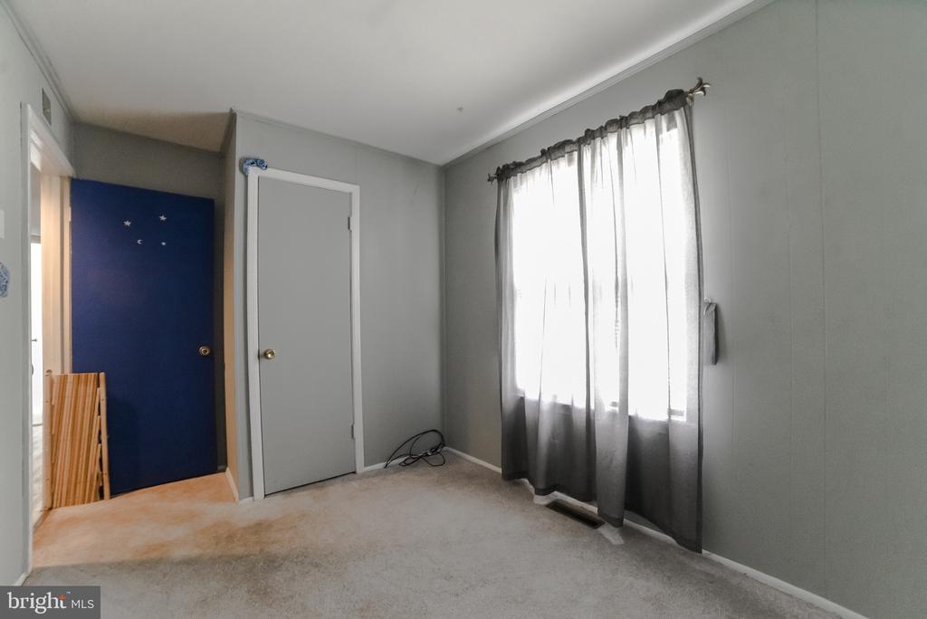 21338 LYNN DRIVE