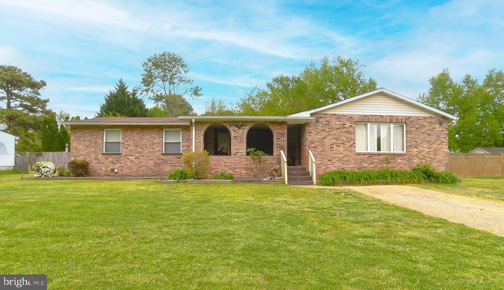 21338 LYNN DRIVE
