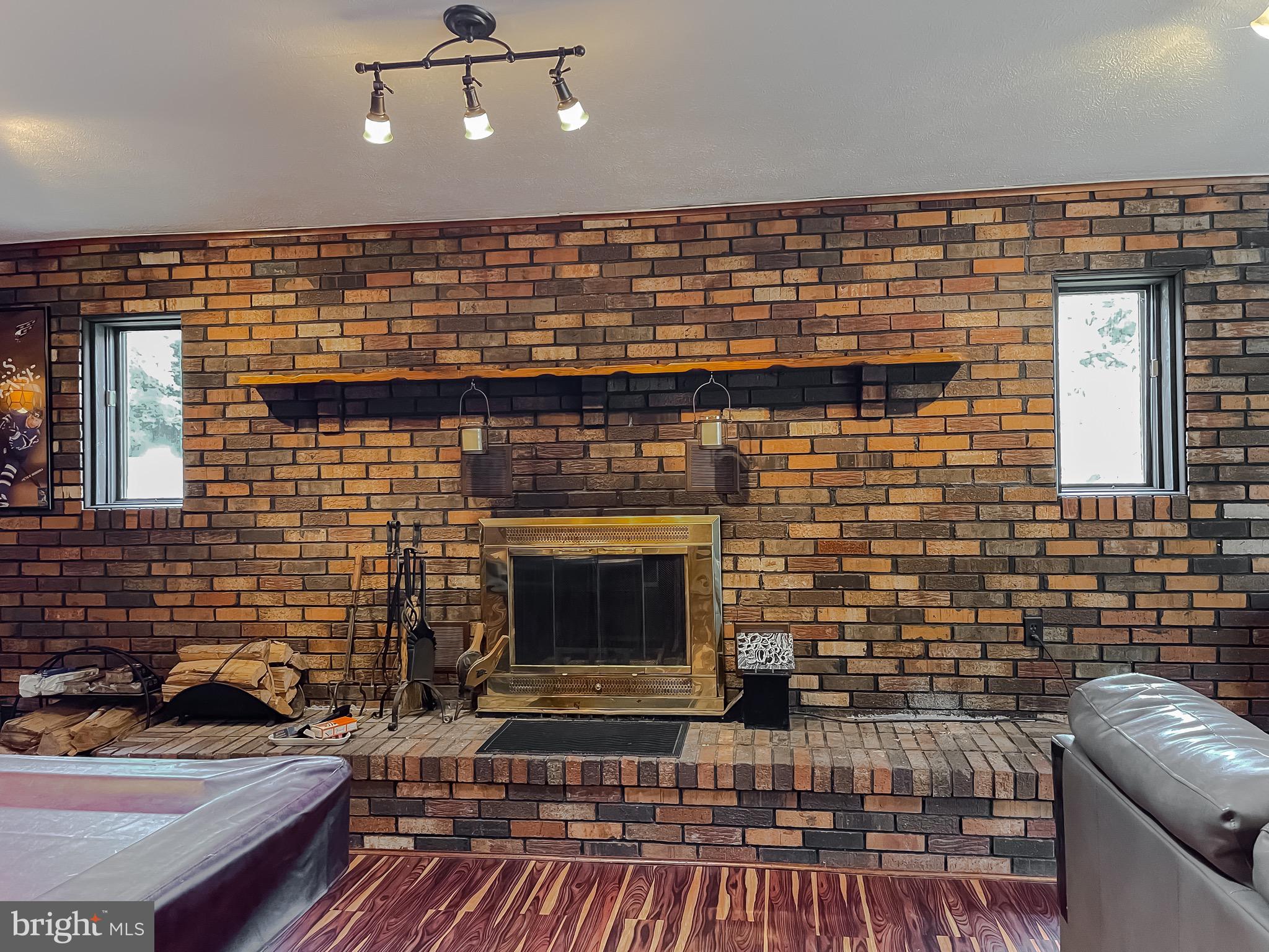 21338 LYNN DRIVE