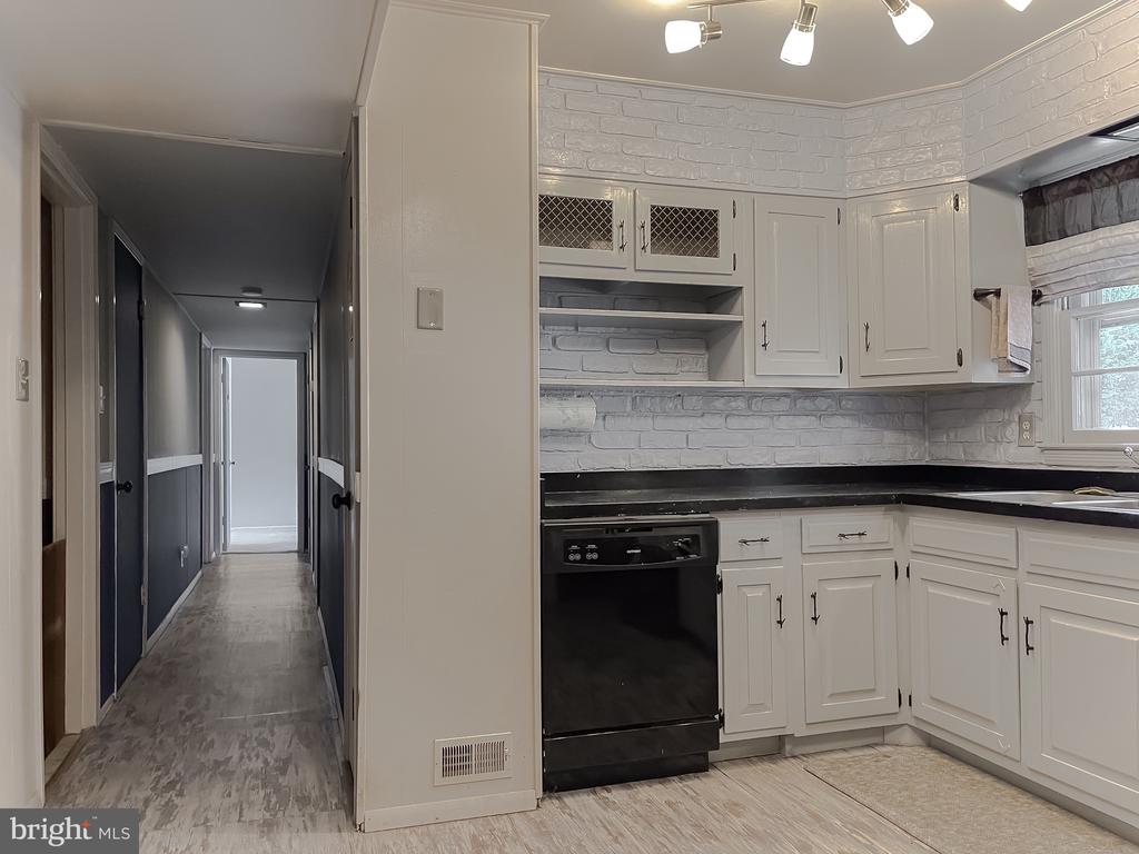 21338 LYNN DRIVE
