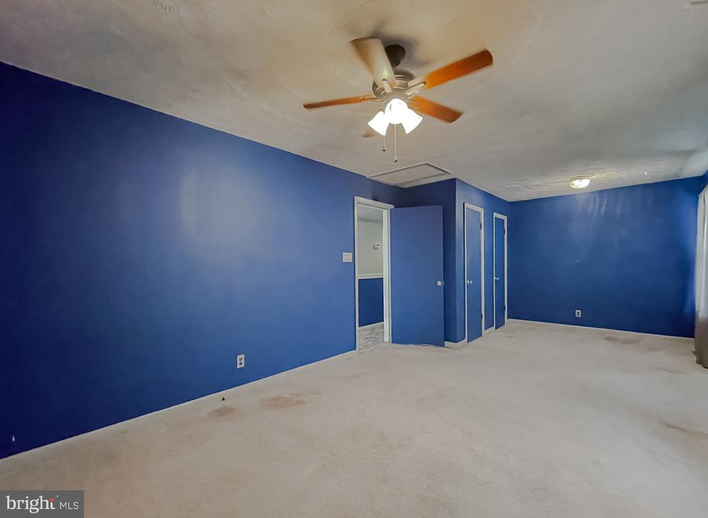 21338 LYNN DRIVE
