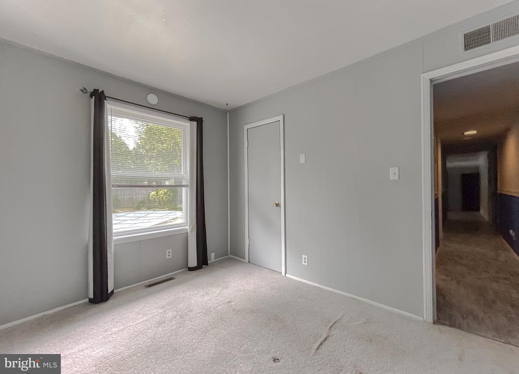 21338 LYNN DRIVE