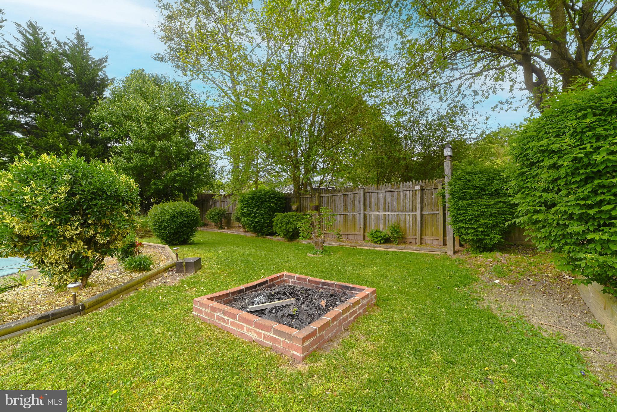 21338 LYNN DRIVE